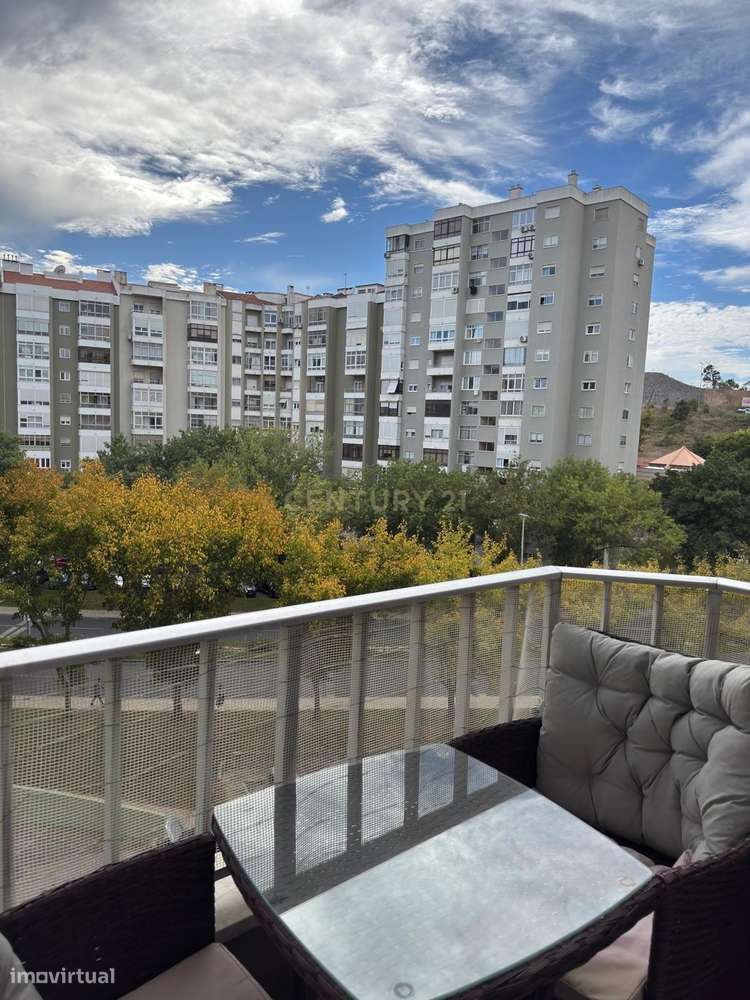 T1 + 1 com varanda,  e ar condicionado em Amadora - Grande imagem: 5/17