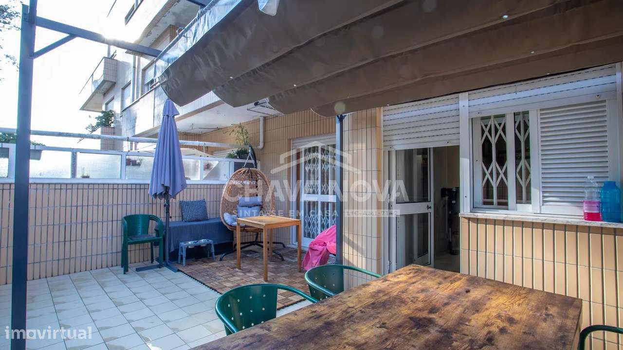 T1+1 c/ Terraço e Lugar de Garagem em Vilar do Paraíso-0