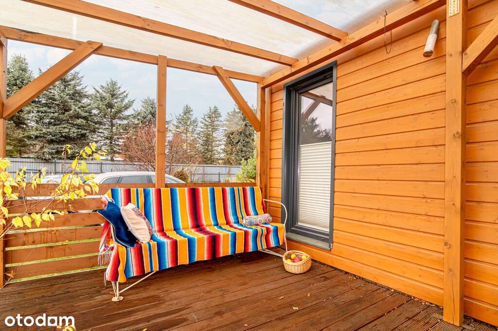 Całoroczny ekonomiczny wyposażony domek z tarasem-19