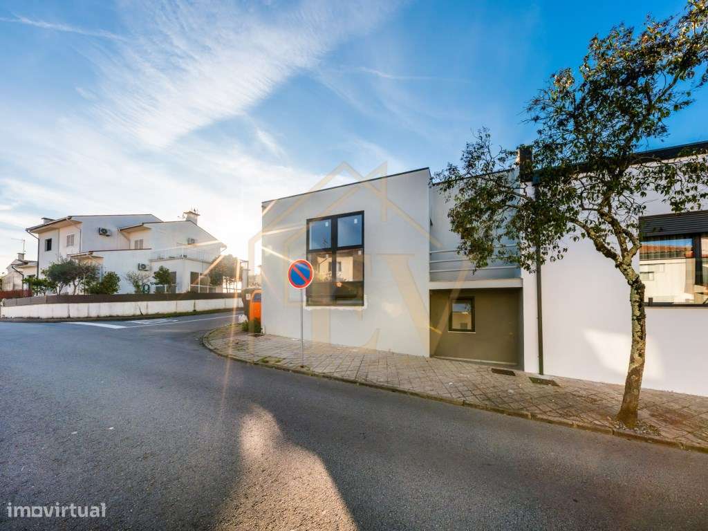 Moradia T2+T1 em Fafe - Grande imagem: 2/34