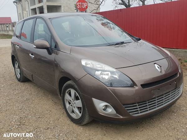 bara fata spate capota trager calandru armatura haion portbagaj grila radiator masca Renault Grand Scenic 3 2009 motor 1.5dci 109cp k9k dezmembrez dezmembrari - 1