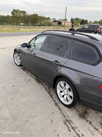 BMW Seria 3 318d DPF Touring - 2