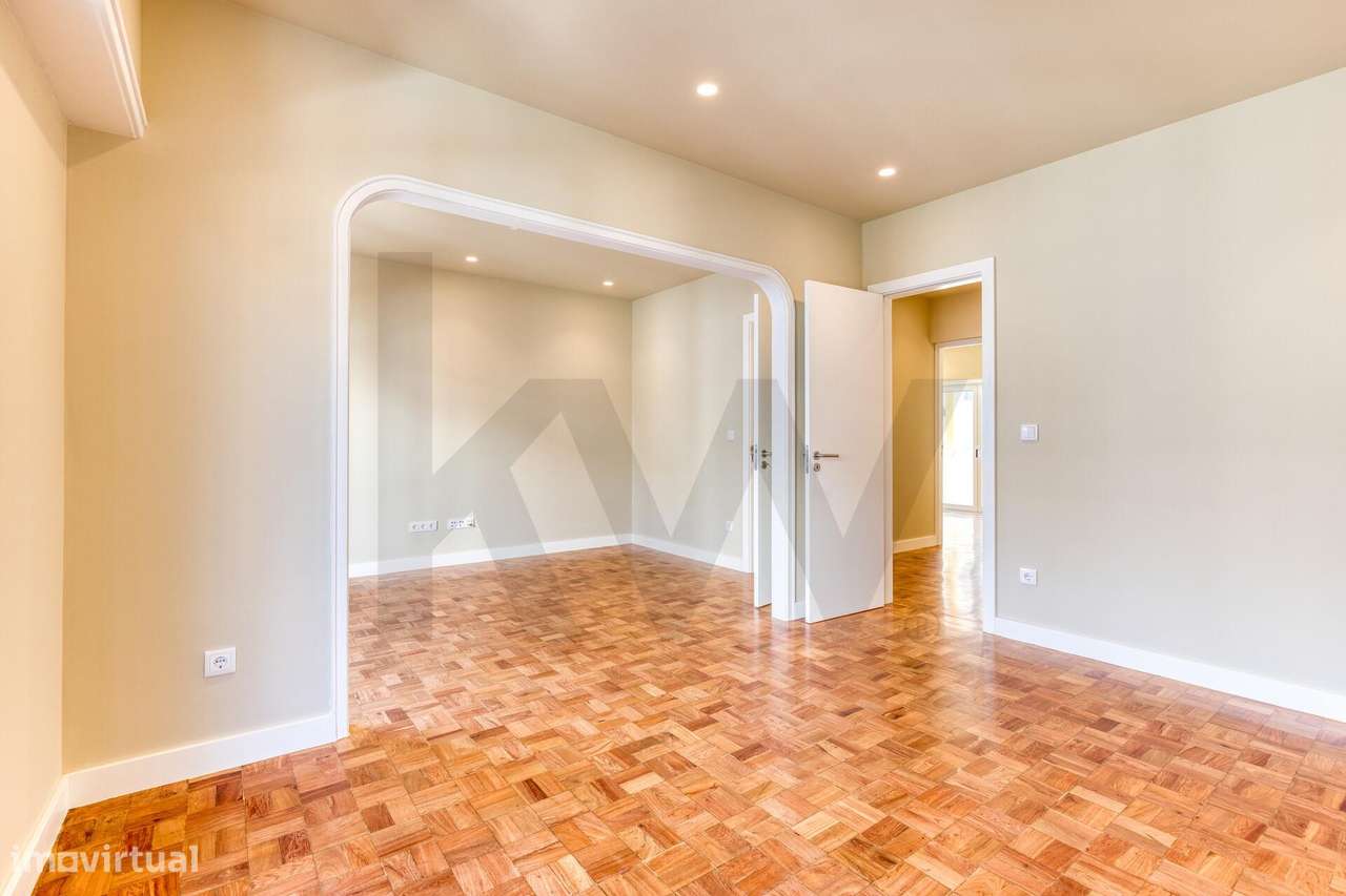 Novidade: T3 remodelado em Arroios com suite e varandas - Grande imagem: 4/45