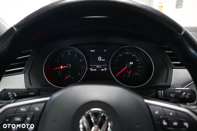 Volkswagen Passat 1.5 TSI EVO Essence DSG - 16