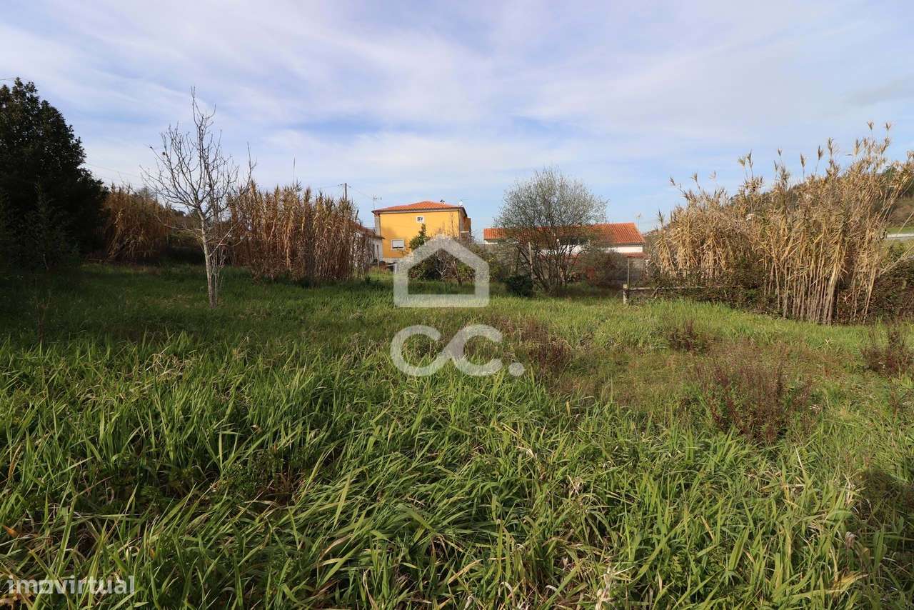 Terreno com 6.830 m2, plano, com casa de apoio e viabilidade de constr - Grande imagem: 3/11