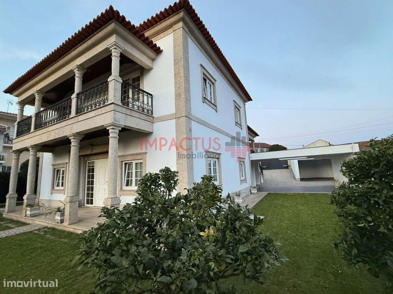 Imponente Moradia isolada com terreno de 1195m2-6