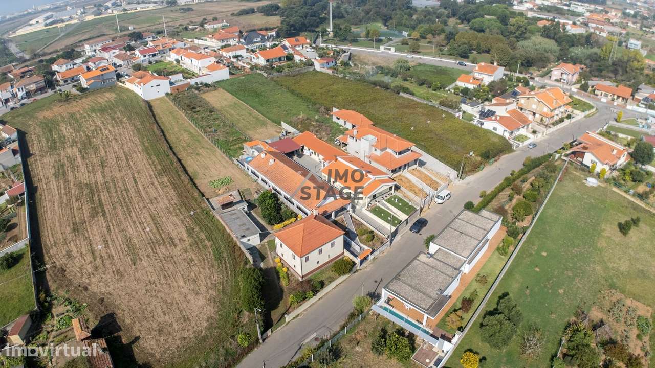 Moradia Térrea com Terreno 1.200m2 Excelente Oportunidade em Espinho-24