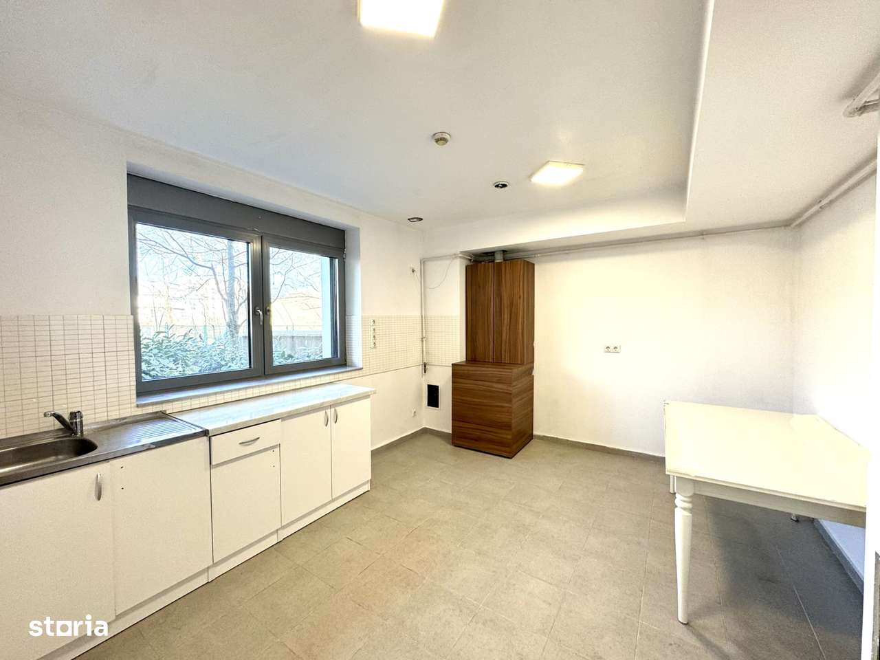 5 camere cu promenada la lac, parcare si boxa incluse-6