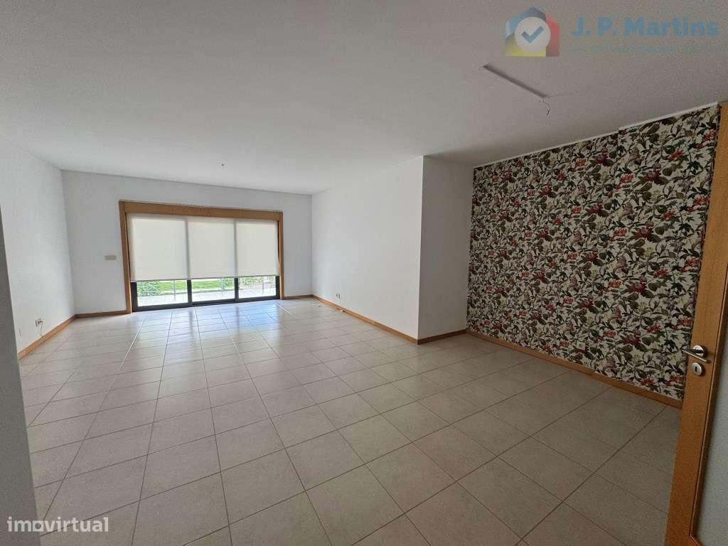 Espaçoso apartamento T3, c/ varanda e garagem, Vila Serena, Pinhal ...-4