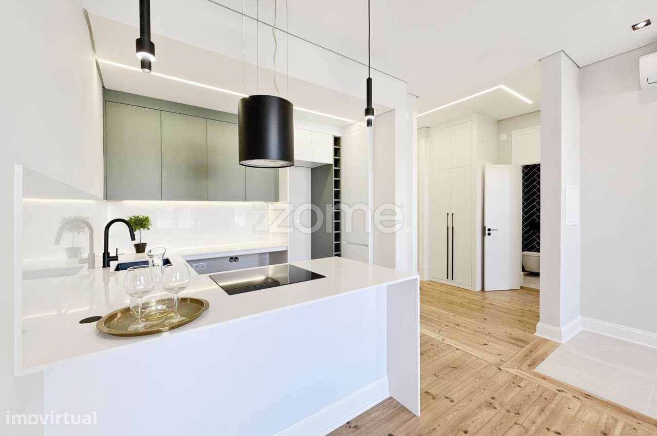 Apartamento T3 remodelado na Avenida Almirante Reis - Lisboa-6