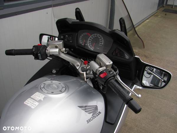 Honda ST - 23