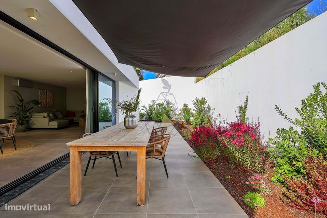 Moradia Térrea Moderna com Acabamentos de Luxo em Monte Canelas – Port-36