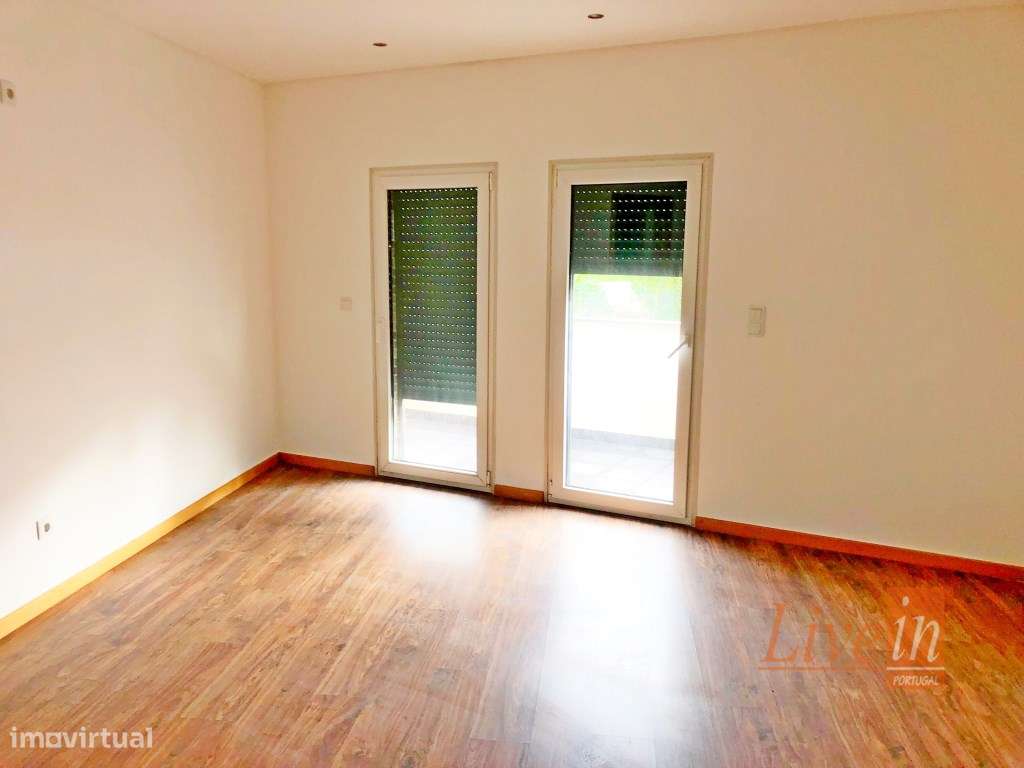 Apartamento T3 Duplex com 239 m² na Sapataria em Sobral de Monte Ag... - Grande imagem: 4/12