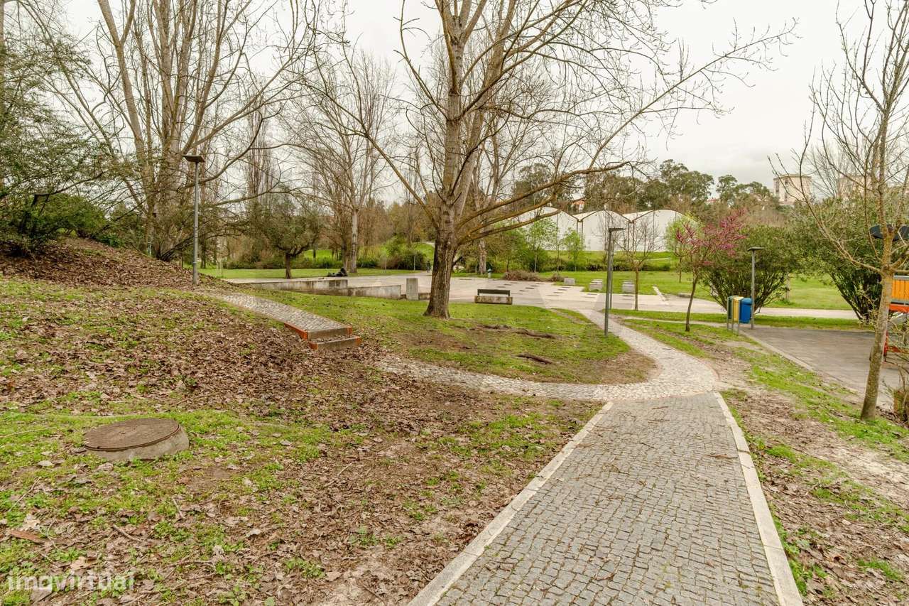 Apartamento T2 na Quinta da Lomba | Excelente Localização no Barreiro-24