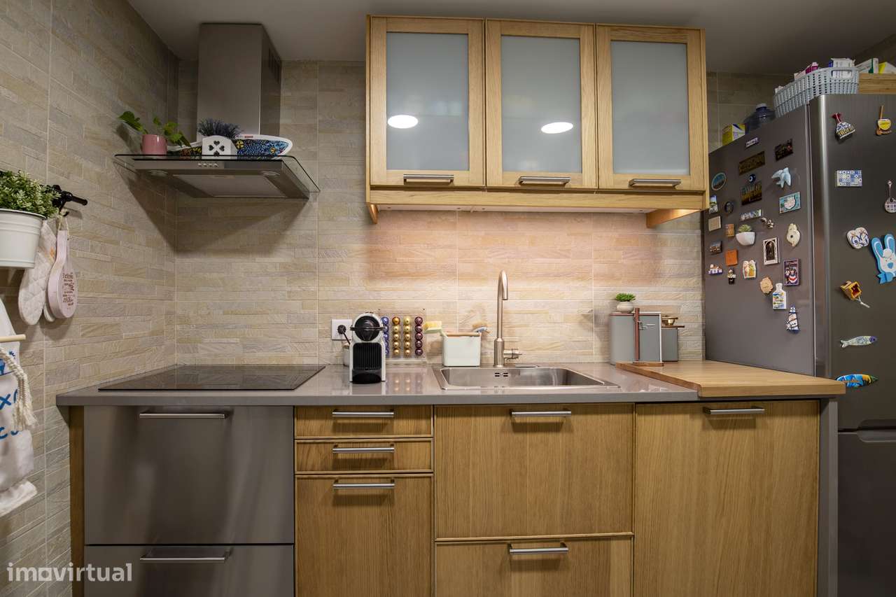 Prédio T2 na vila de Sesimbra a poucos metros da praia-9