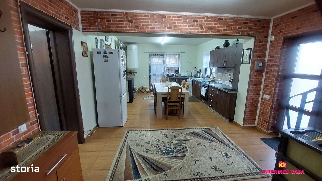 Casa 7 camere zona Selimbar-0