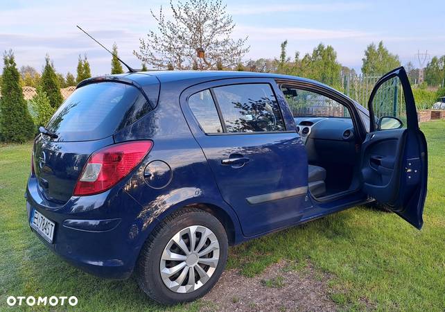 Opel Corsa 1.4 16V Cosmo - 5