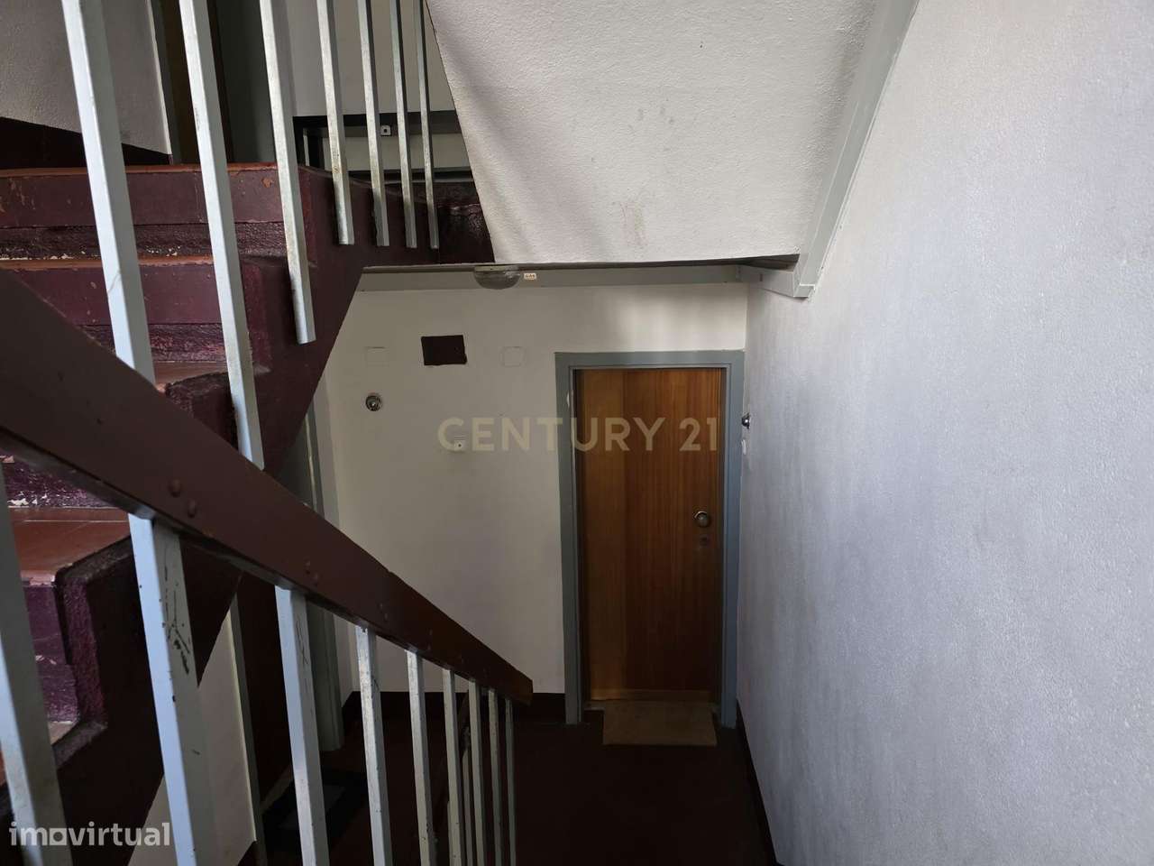 Apartamento T3 em Monte Abraão com bons acessos e proximidade a Lisboa-20