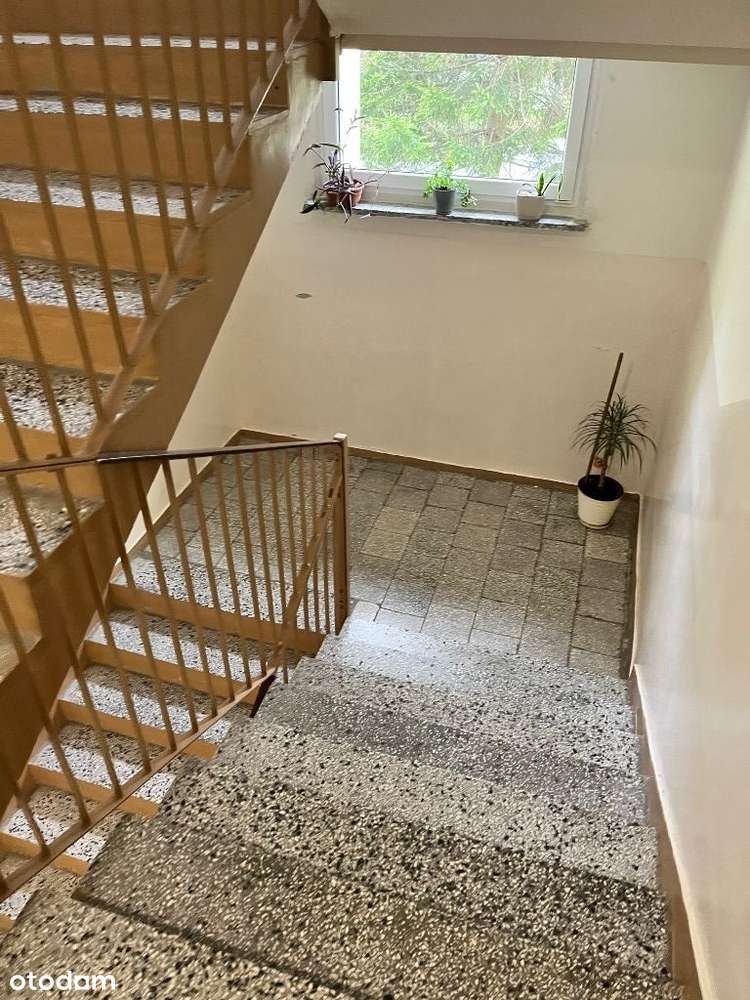 I piętro, do zamieszkania 2 pokoje Lubań-11