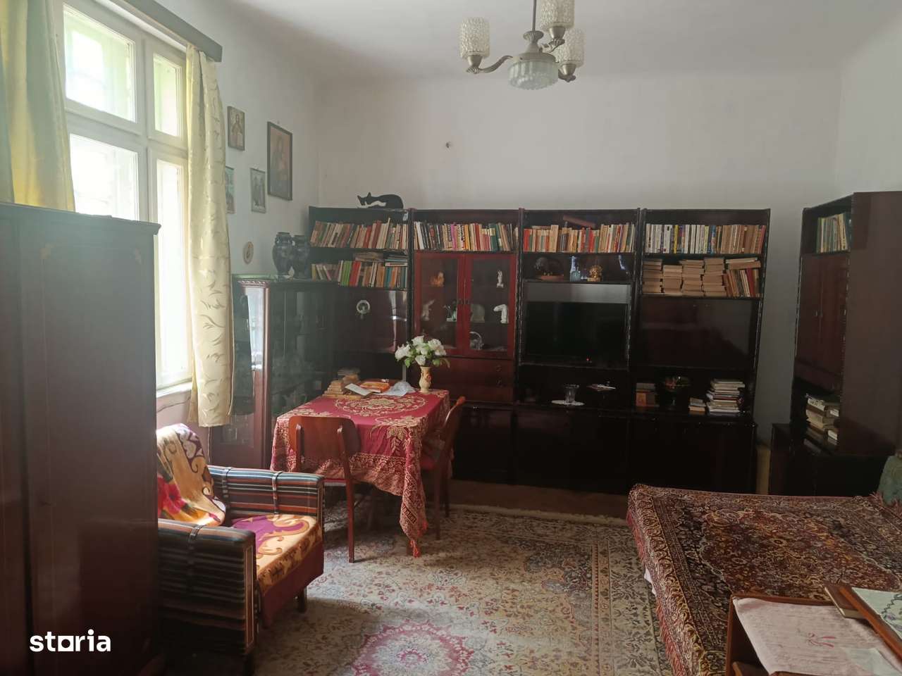 Casă de vânzare – 5 camere într-o vilă interbelică, 125 mp - Imagine principală: 5/14