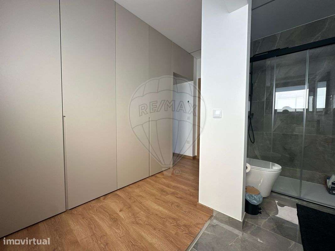 Moradia T4 para venda-9