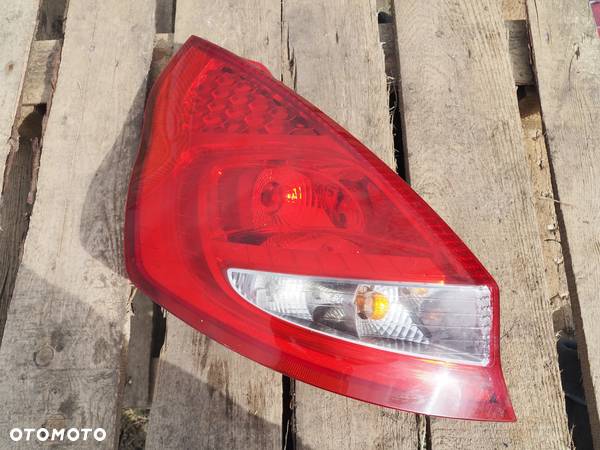 Lampa tył tylna lewa Ford Fiesta Mk.7 5D 8A61-13405-A - 1