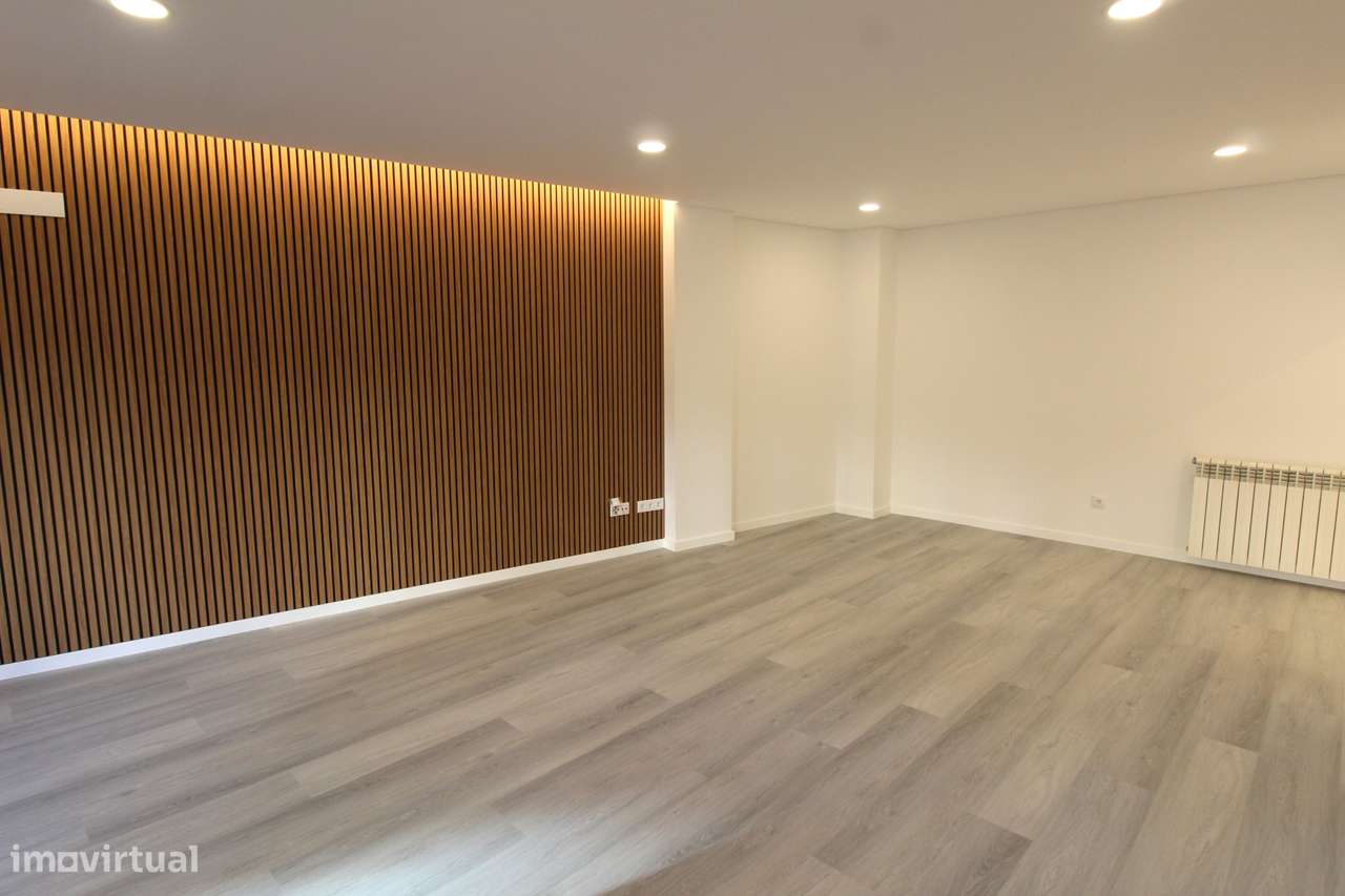 Apartamento T3 Remodelado - Grande imagem: 2/12