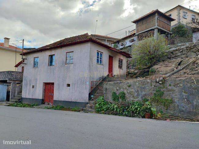 Casa para Restaurar com Terreno na Zona do Gerês - Grande imagem: 4/7
