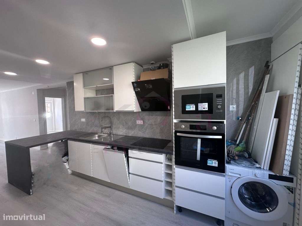 Apartamento T2 R/C em Benfica!-5