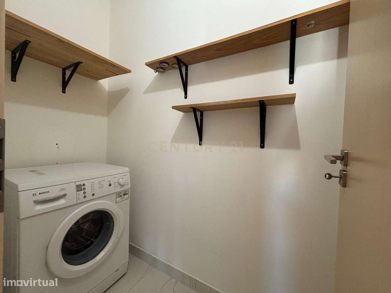 Apartamento T2  no Entroncamento com Garagem Fechada-15
