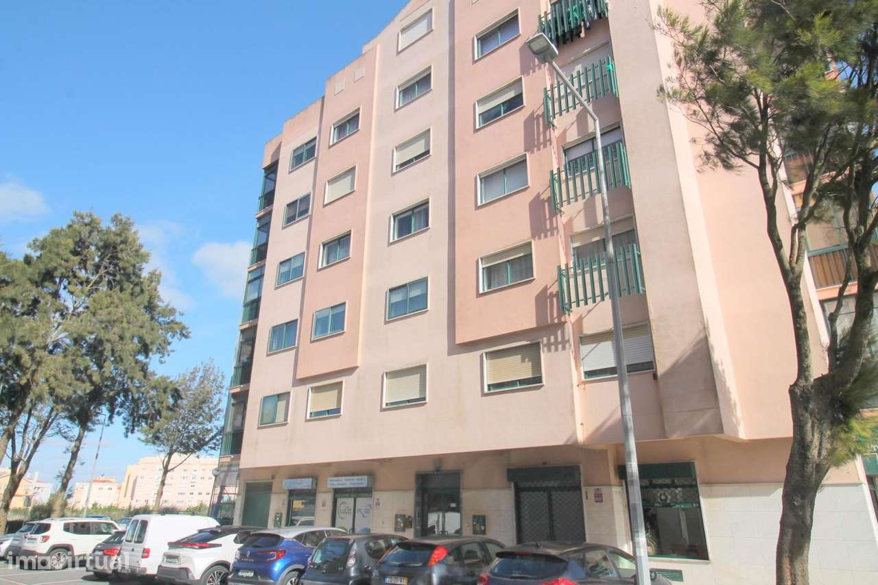 Apartamento T3 Vale Flores Mem Martins-22