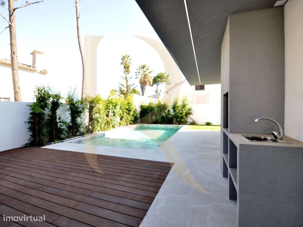 Moradia T3 isolada com piscina, churrasqueira e garagem na Aroeira-14