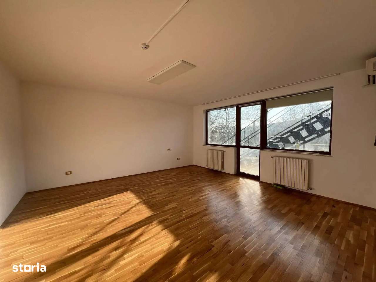 Investitie Casa De Vanzare 11 Camere Militari Metrou-Pacii Curte 600 m-12