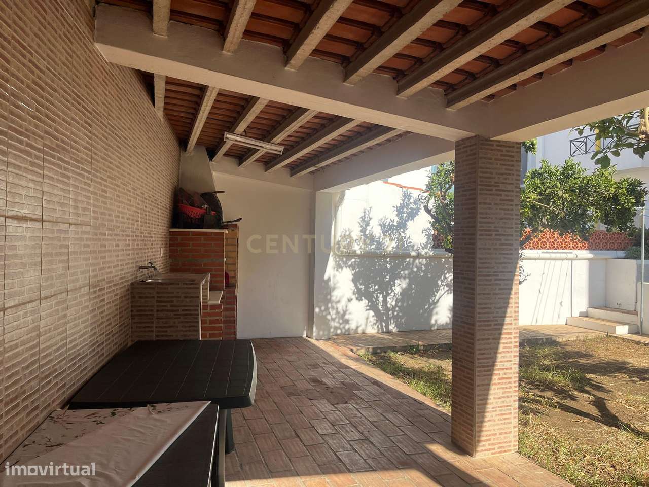 Arrendamento ao Ano! Apartamento perto da Praia, com grande quintal. - Grande imagem: 5/30