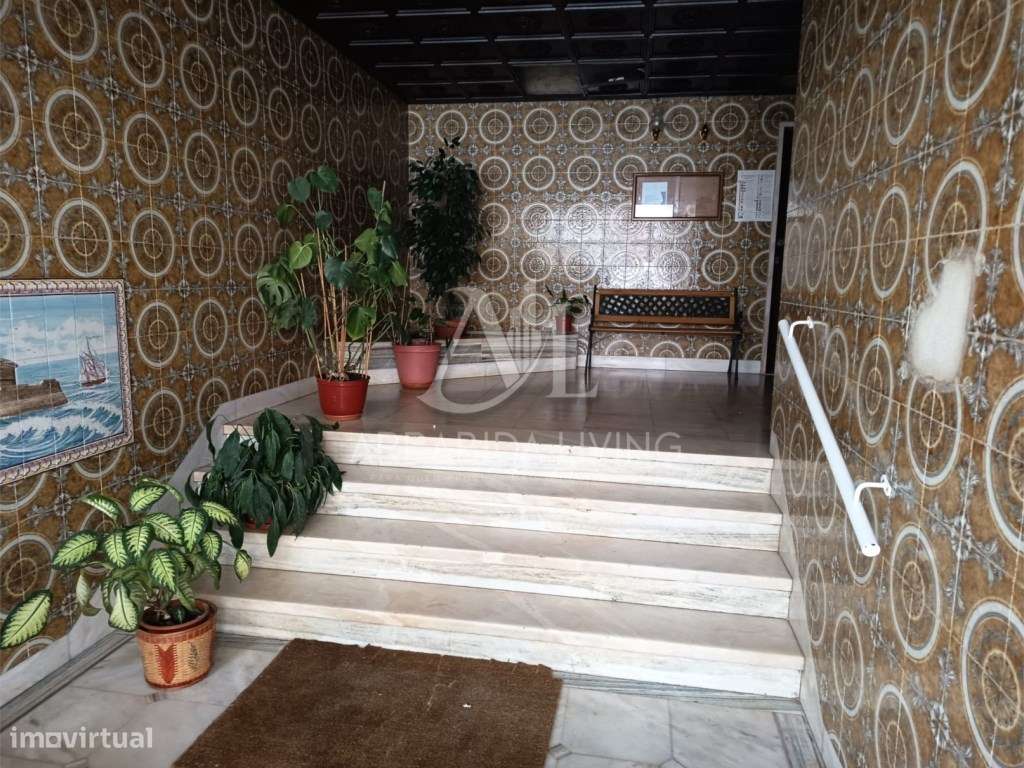 T2 - Remodelado c/ arrecadação - Oeiras-19