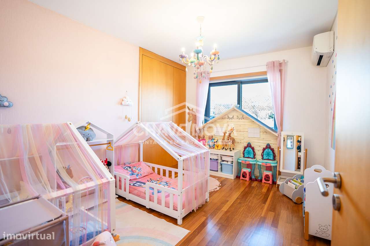 Apartamento T3, com terraço e box 4 carros situado em Campo- Valongo-20