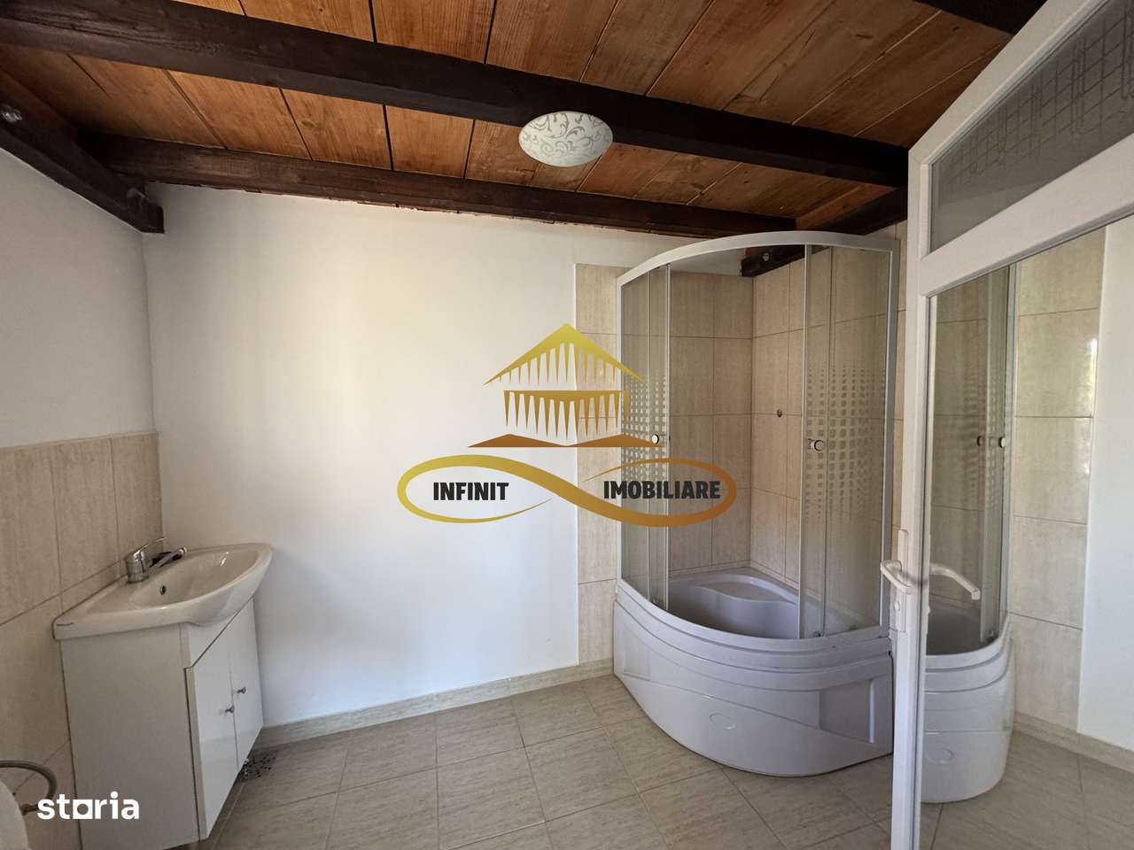 Hala spatiu industrial  birouri  cazare in Bacau Buhoci - Imagine principală: 4/20