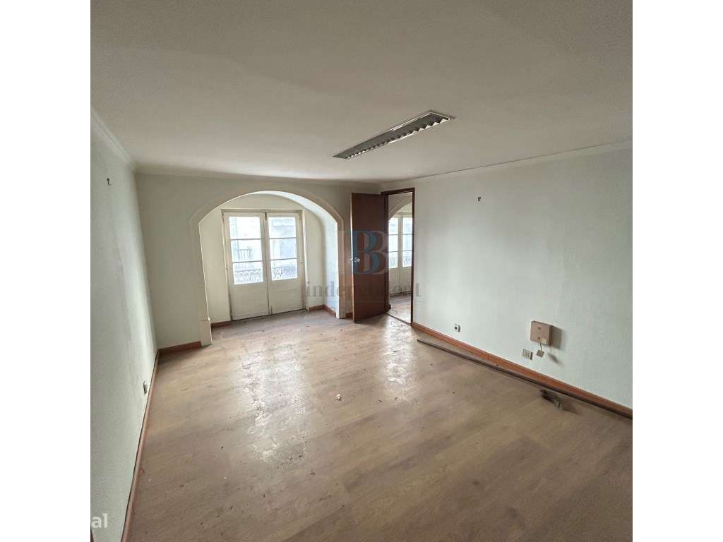 Escritório para remodelação no Chiado - Grande imagem: 5/12