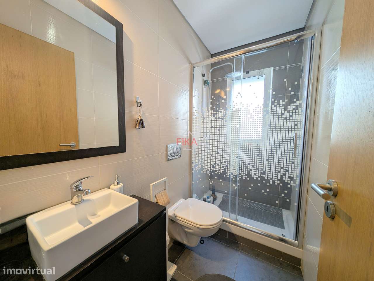 Moradia T5 Isolada com piscina e sauna - Fernão Ferro-20