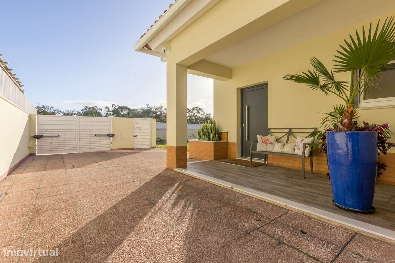 Moradia Isolada T3+ 2 a 5 minutos da Baia do Seixal-34