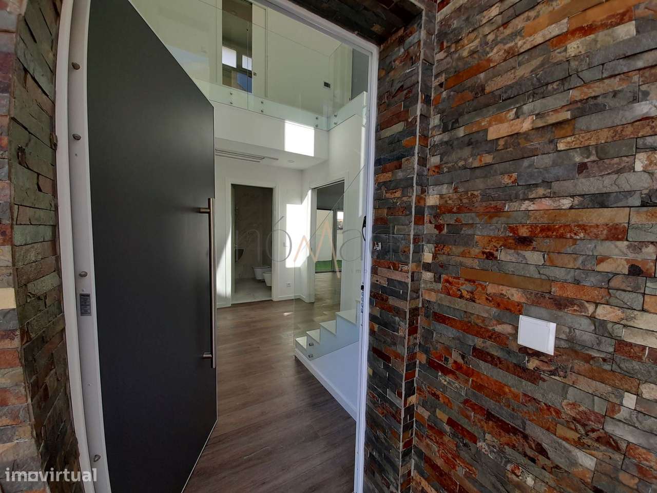 Fantástica moradia localizada no bairro de Valadares, Seixal-3