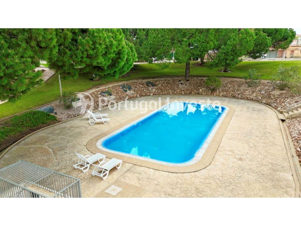 Moradia de Luxo com 3 Suites + T1 Independente em Condomínio com Pi...-32