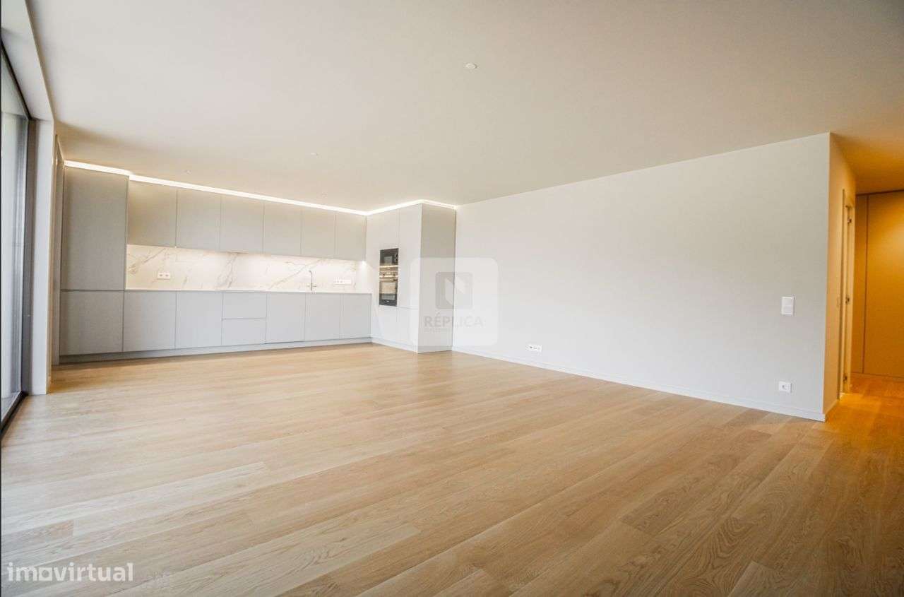 Apartamento T3 com Varanda e 2 Lugares de Garagem | Jardins D`Arrábida - Grande imagem: 5/35