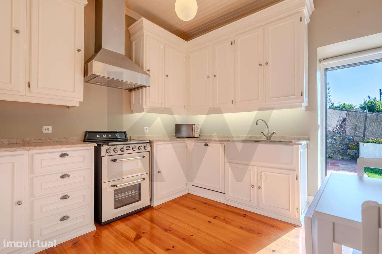 Moradia Tradicional T4 com Suite, Terraço e Vista Mar em Colares, Sint - Grande imagem: 5/40