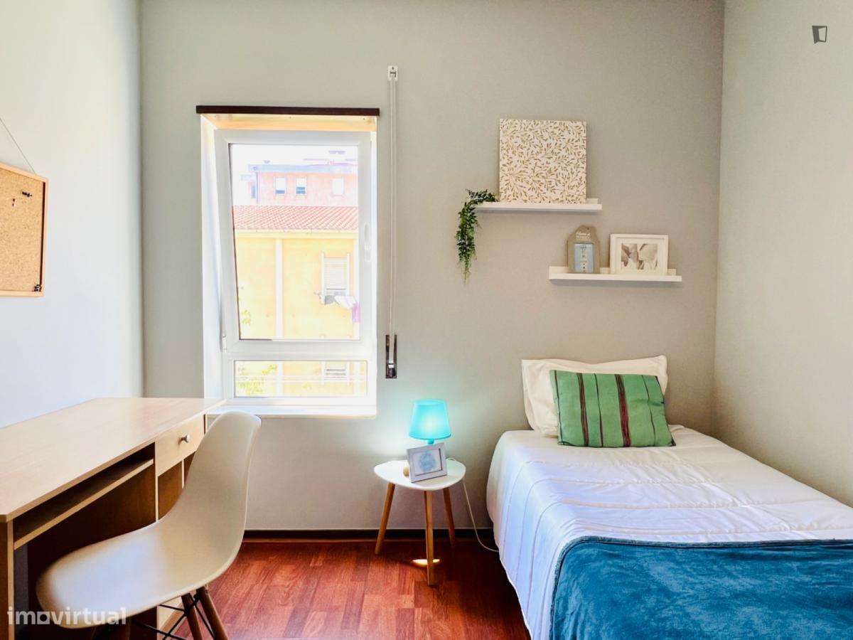 Quarto - localizado em Olivais Coimbra - Grande imagem: 5/10