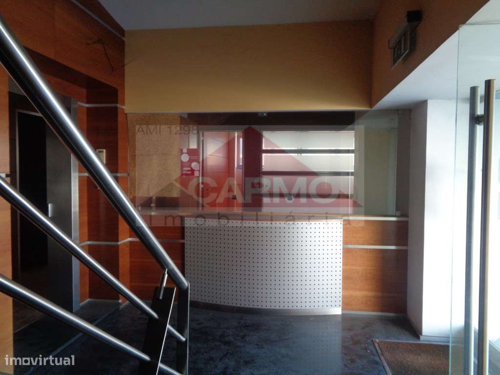 Armazém e Escritórios com 2 pisos para arrendamento. - Grande imagem: 5/60