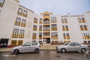 NÃO PERCA ESTA GRANDE OPORTUNIDADE! APARTAMENTO T2 ESPAÇOSO COM TERRAÇ - Grande imagem: 2/19