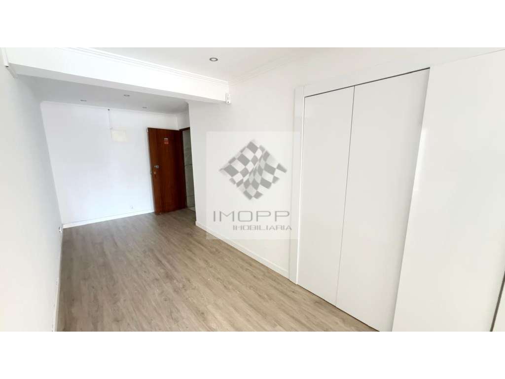 Apartamento T3 na Ramada - Conforto, Funcionalidade e Excelente Loc... - Grande imagem: 4/32
