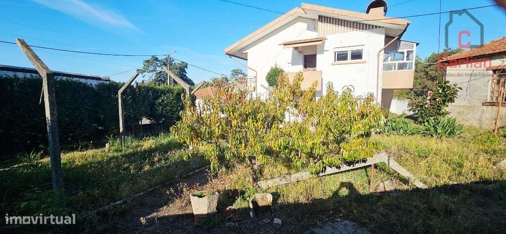 CONJUNTO DE 2 MORADIAS EM GULPILHARES-16