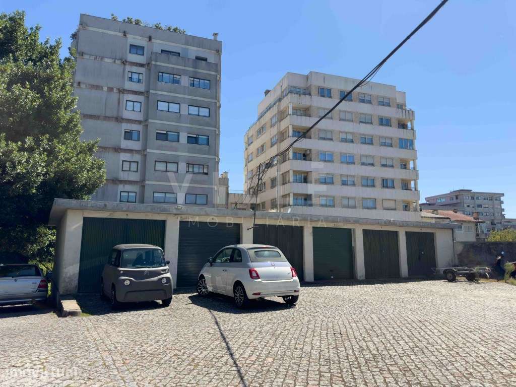 Apartamento T4+1 | Condomínio Fechado | Campo Alegre | Porto-27